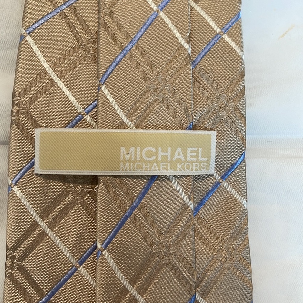 Michael Kors men’s tie in tan and blue 58”L x 3.5” - Picture 3 of 4